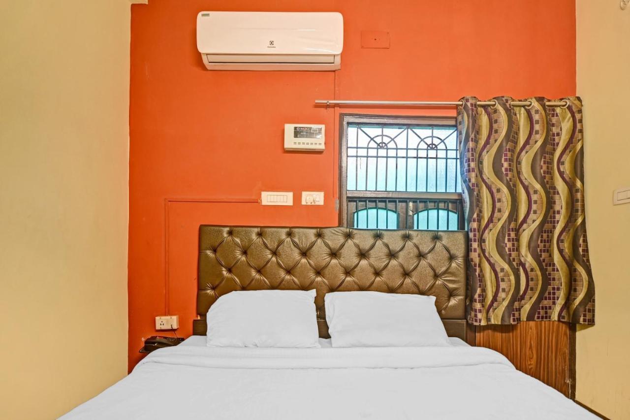 Oyo 7498 Hotel Aparajita Varanasi Exterior photo