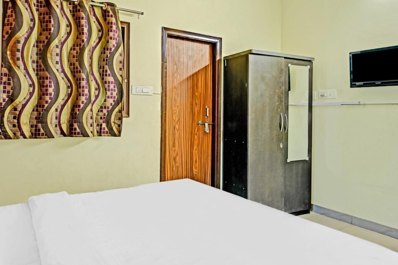 Oyo 7498 Hotel Aparajita Varanasi Exterior photo