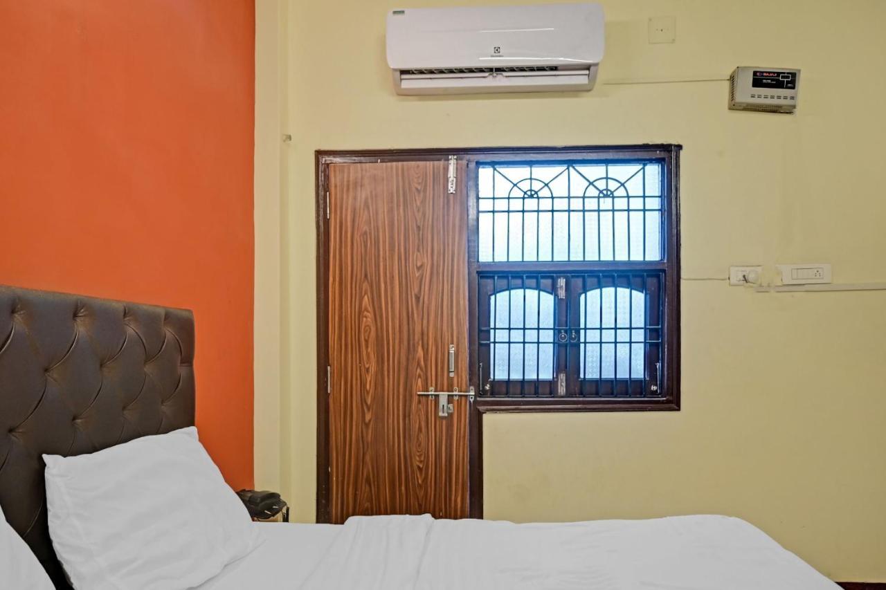 Oyo 7498 Hotel Aparajita Varanasi Exterior photo