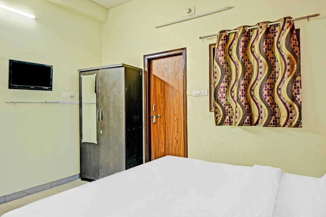 Oyo 7498 Hotel Aparajita Varanasi Exterior photo