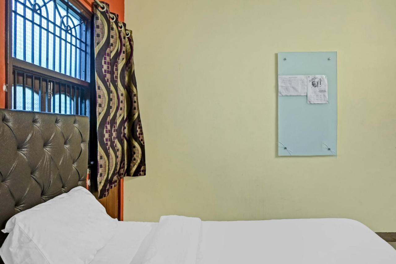 Oyo 7498 Hotel Aparajita Varanasi Exterior photo